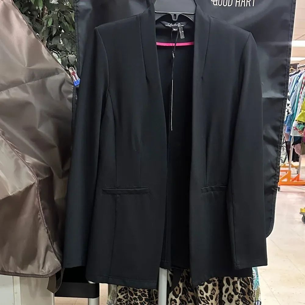 CHARLIE B Elegant Black Women's Blazer